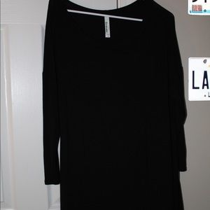 PLAIN BLACK DRESS WITH DETAILED BOTTOM
